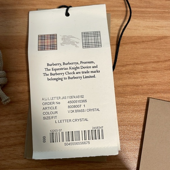 Burberry Ladies Gold Z Crystal-embellished Letter Charm - Picture 5 of 6